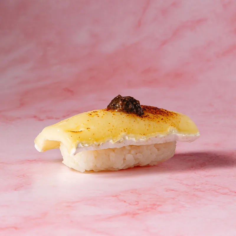 Nigiri Brie Flambeado con Trufa