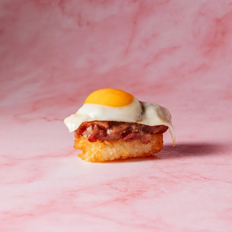 Nigiri de crocante de Steak Tartar con huevo frito